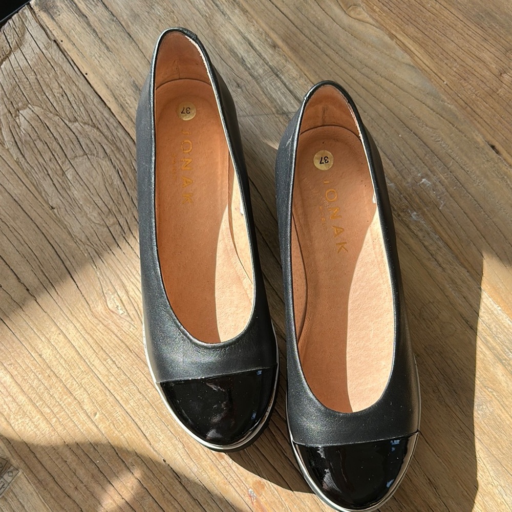JONAK Black Glossy Toe Women's Loafers, comfortable platform
